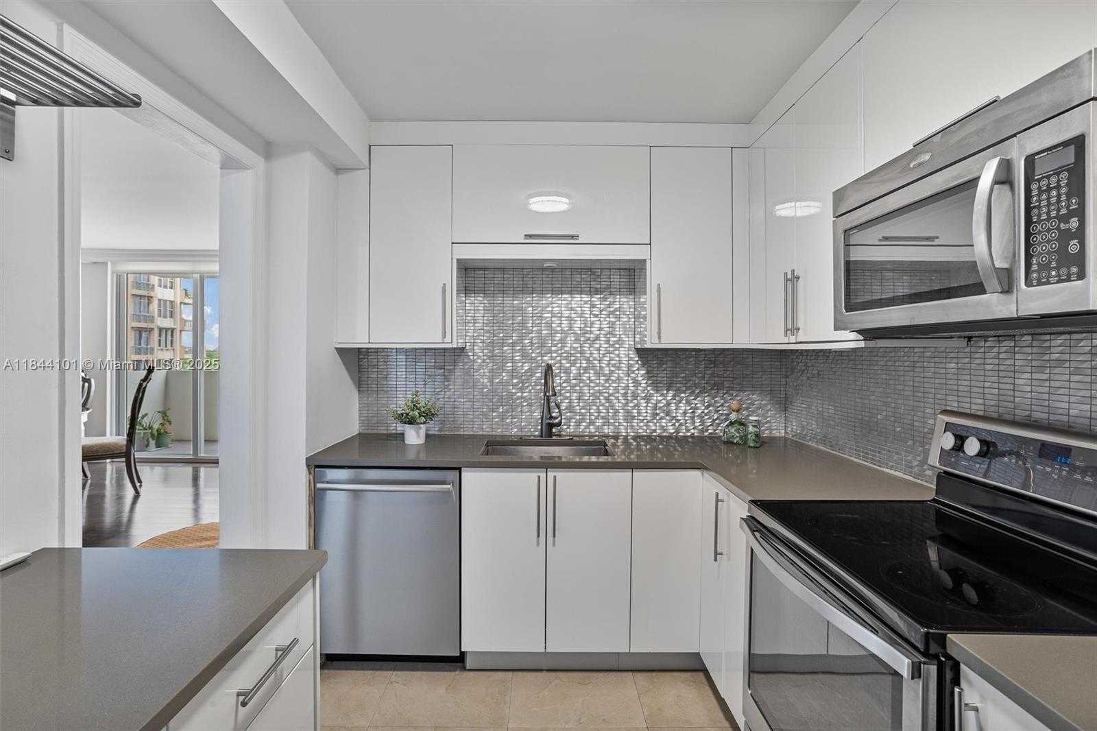 Small Image of 625 BILTMORE WAY #902, Coral Gables Number 9