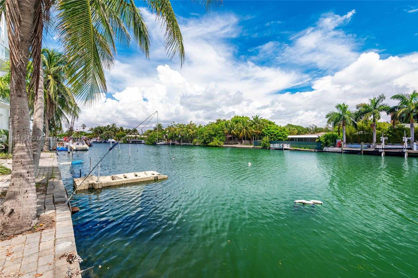 Small Image of 1975 CALAIS DR #1, Miami Beach Number 11