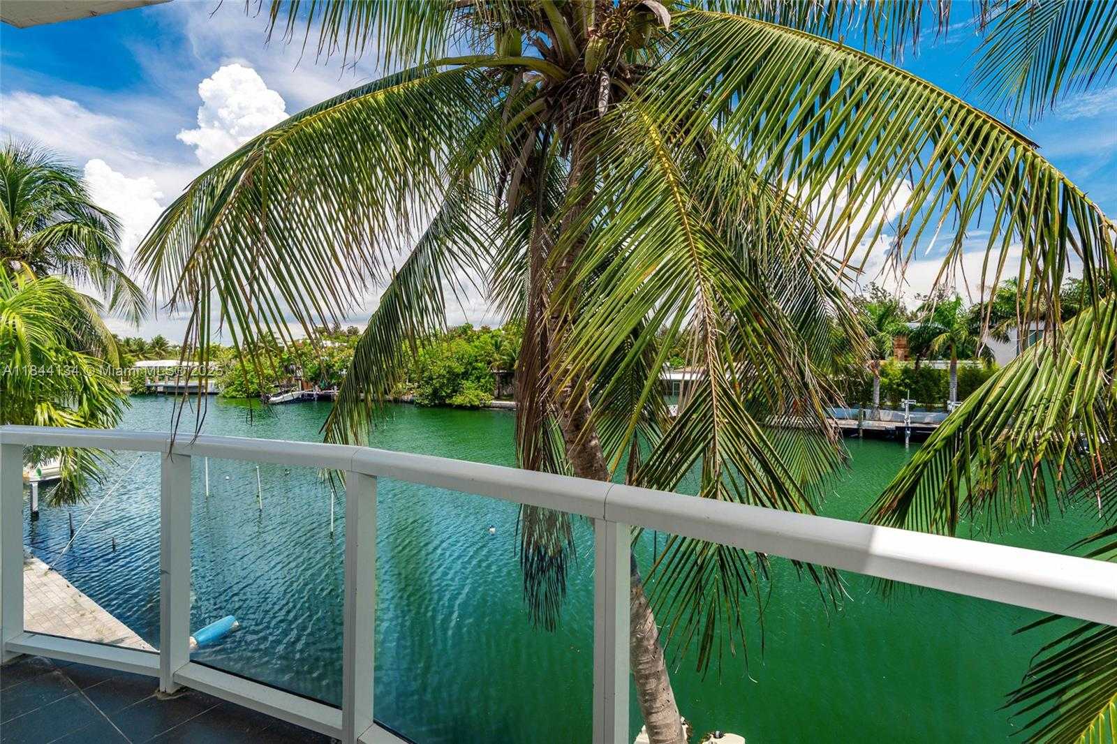 Small Image of 1975 CALAIS DR #1, Miami Beach Number 12