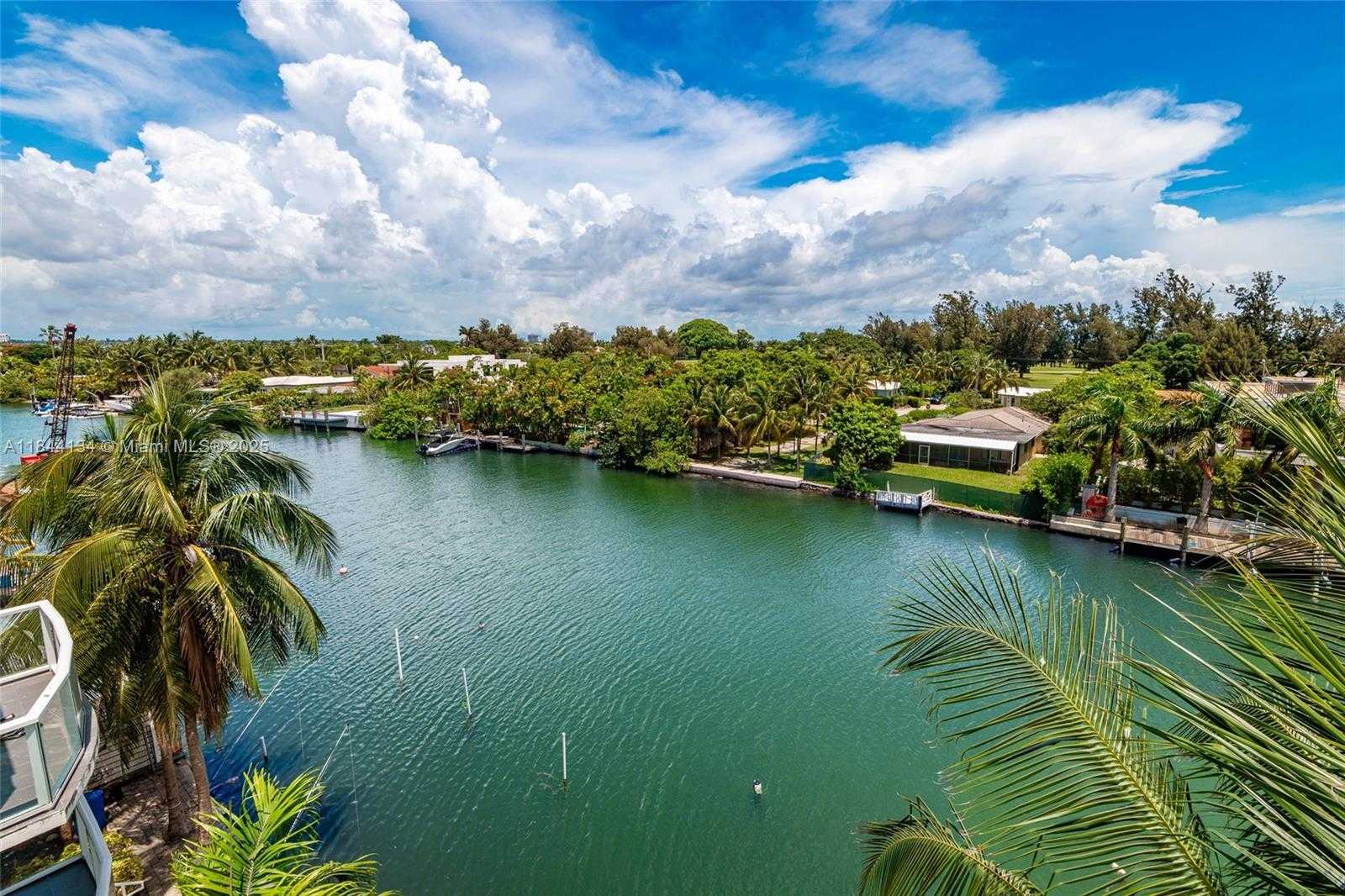 Small Image of 1975 CALAIS DR #1, Miami Beach Number 9