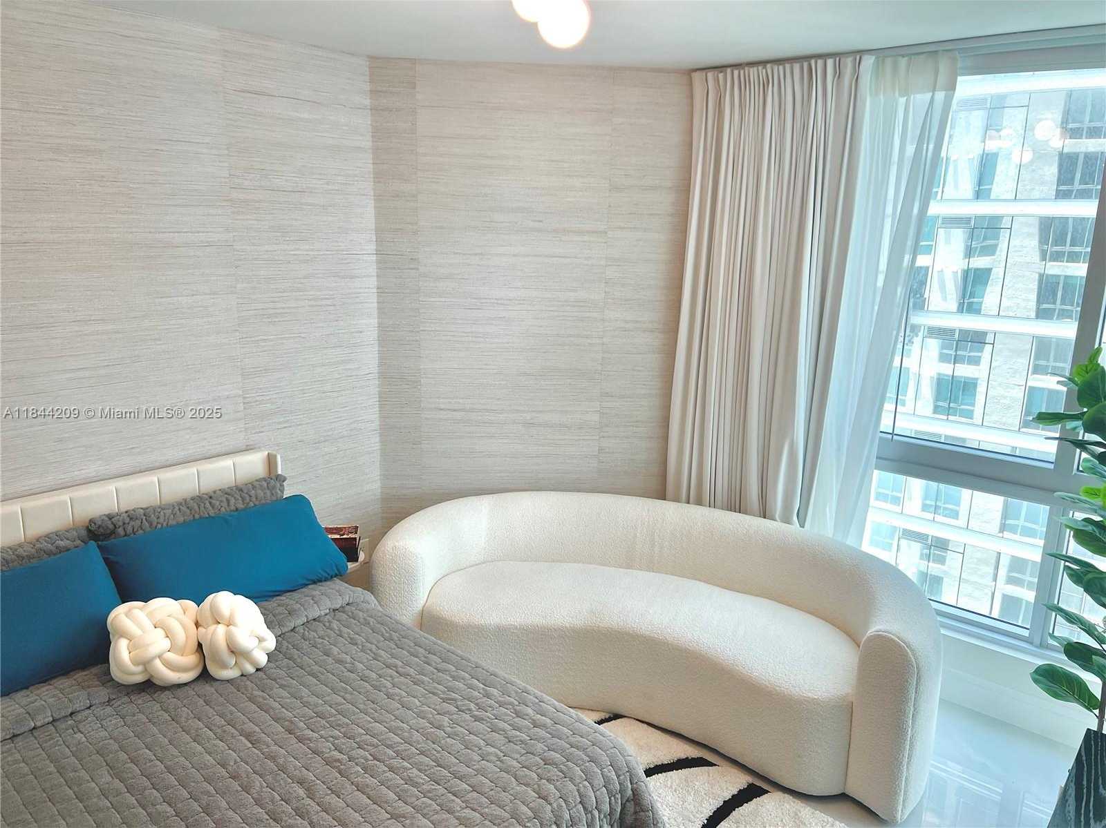 Small Image of 300 SOUTH BISCAYNE BLVD #T-2902, Miami Number 10