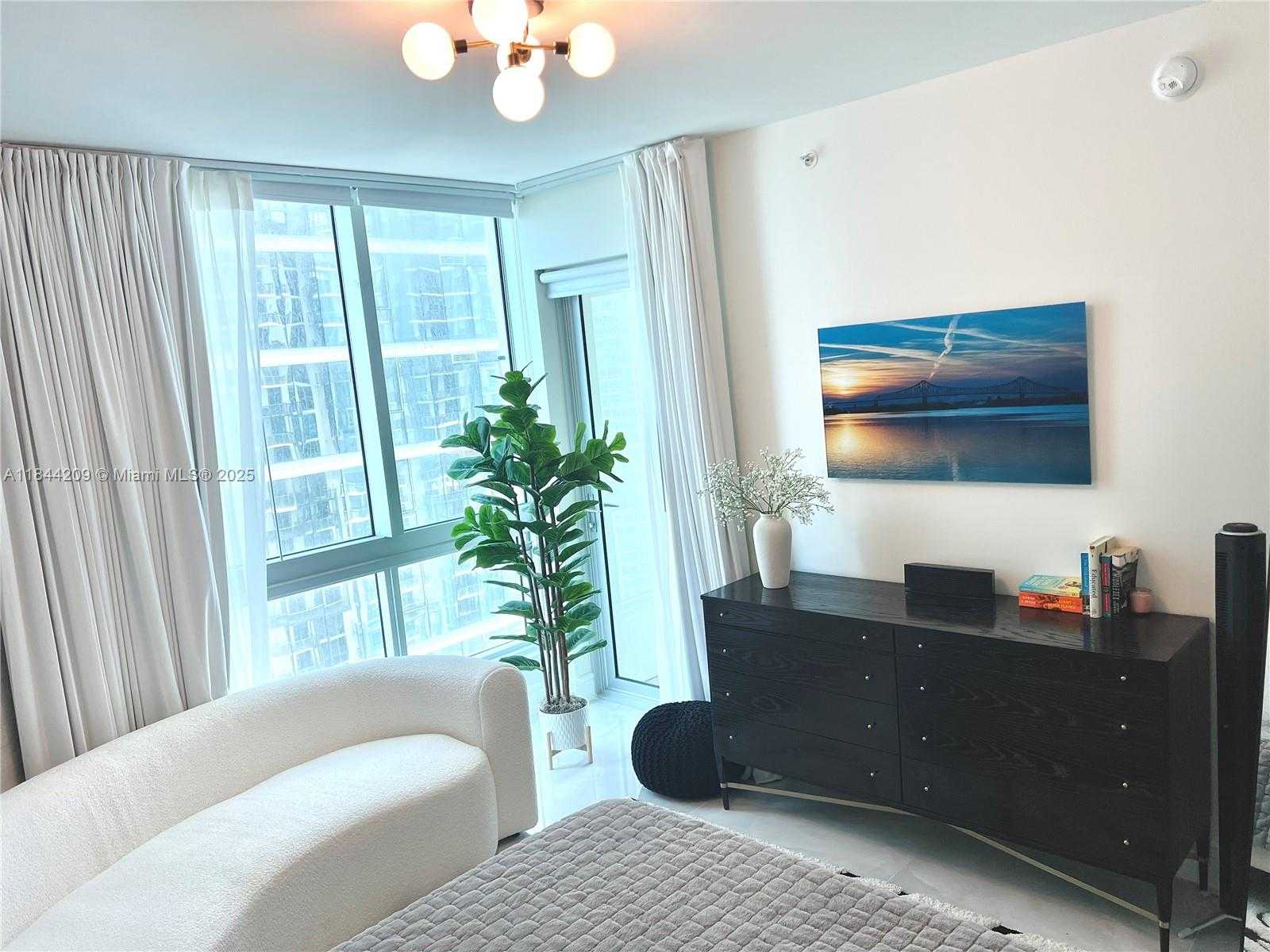 Small Image of 300 SOUTH BISCAYNE BLVD #T-2902, Miami Number 15
