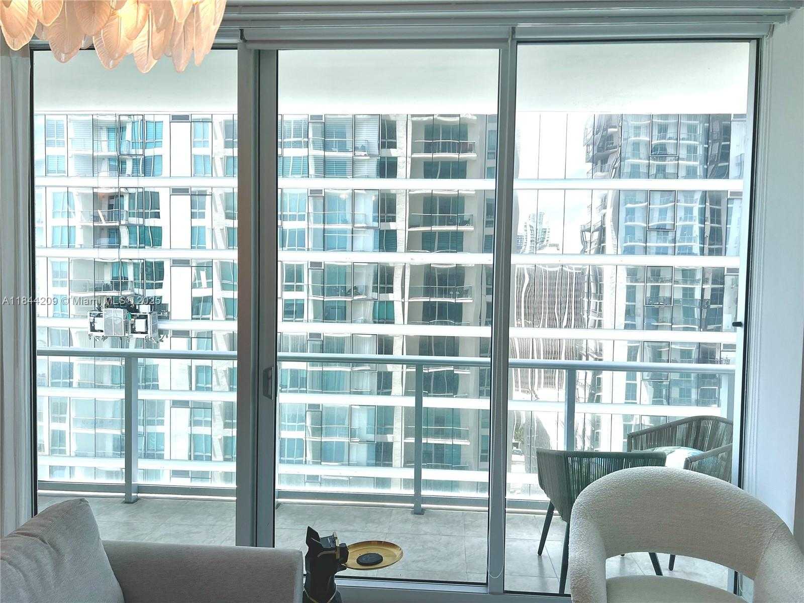 Small Image of 300 SOUTH BISCAYNE BLVD #T-2902, Miami Number 16