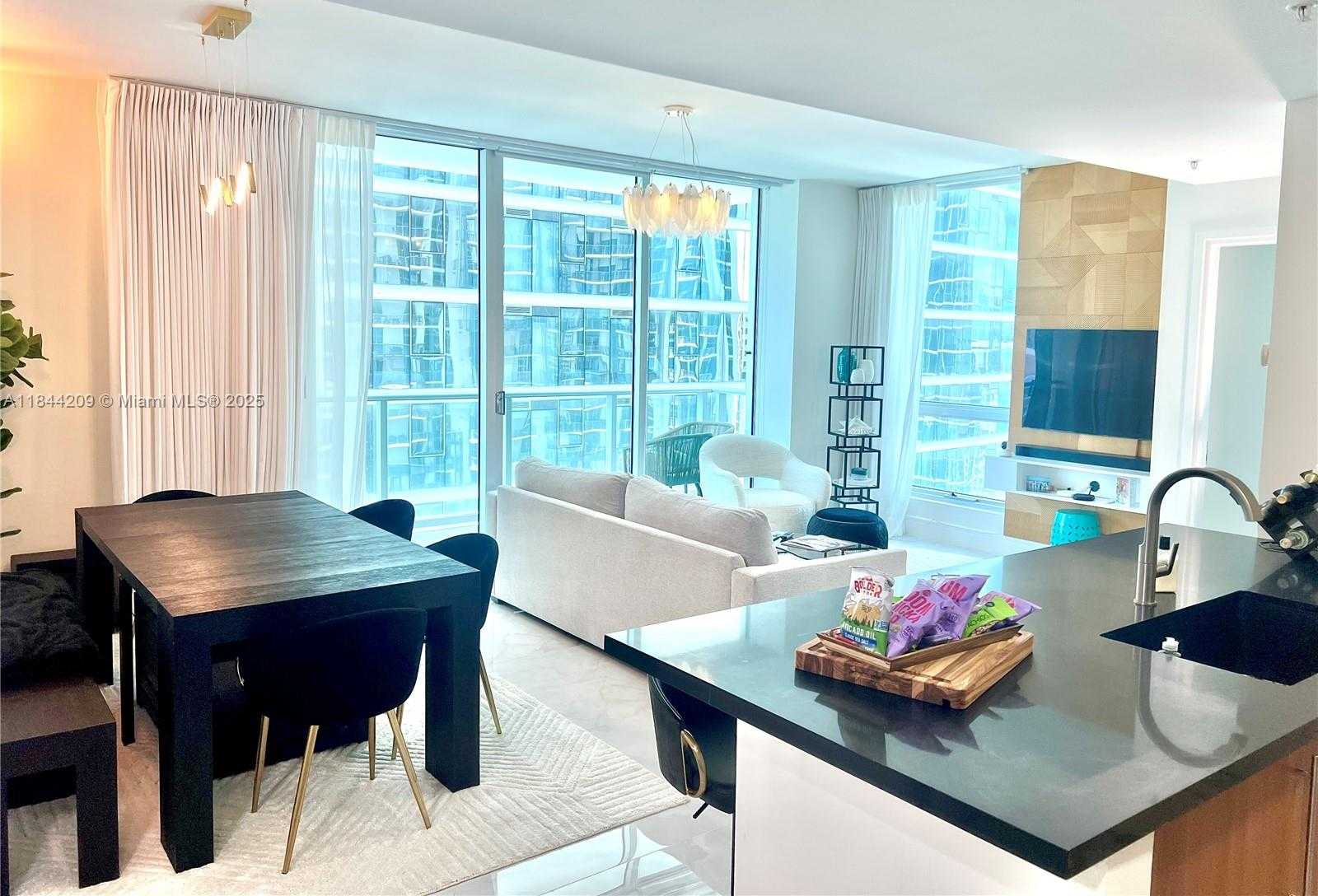 Small Image of 300 SOUTH BISCAYNE BLVD #T-2902, Miami Number 3
