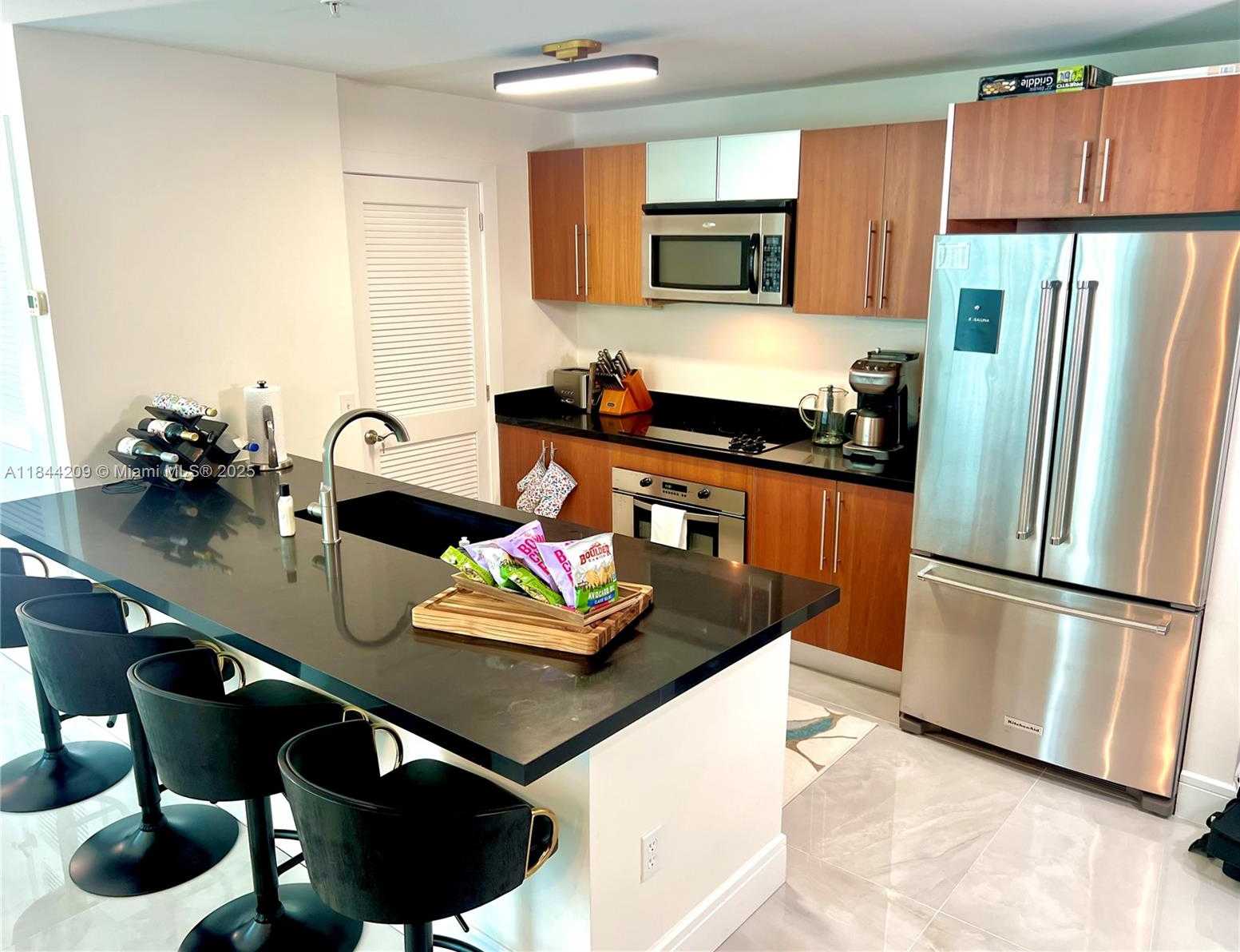 Small Image of 300 SOUTH BISCAYNE BLVD #T-2902, Miami Number 4