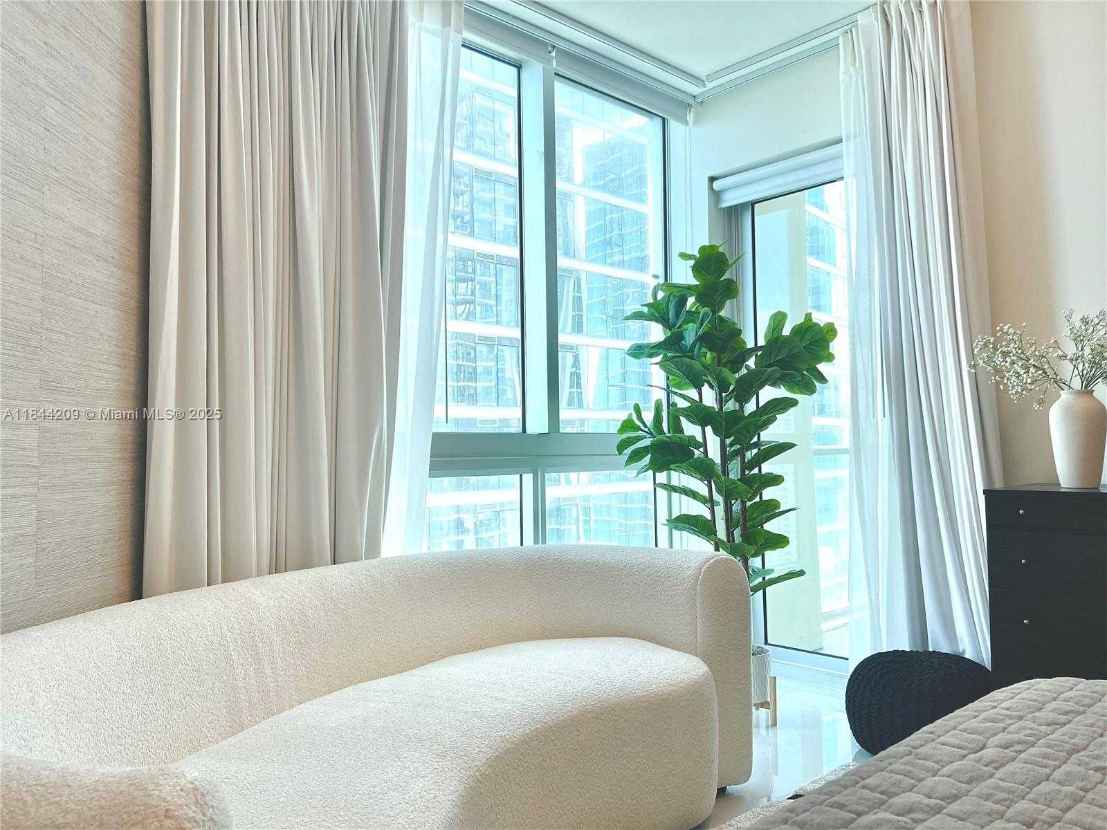 Small Image of 300 SOUTH BISCAYNE BLVD #T-2902, Miami Number 9