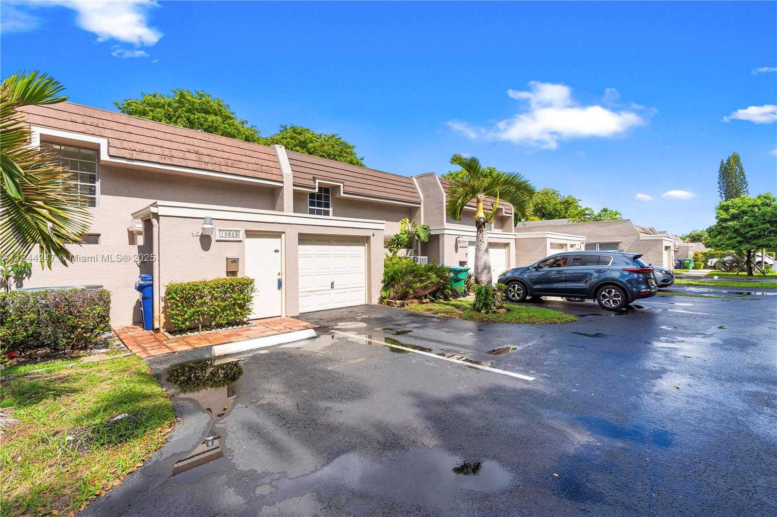 Small Image of 19828 BOB O LINK DR, Hialeah Number 17