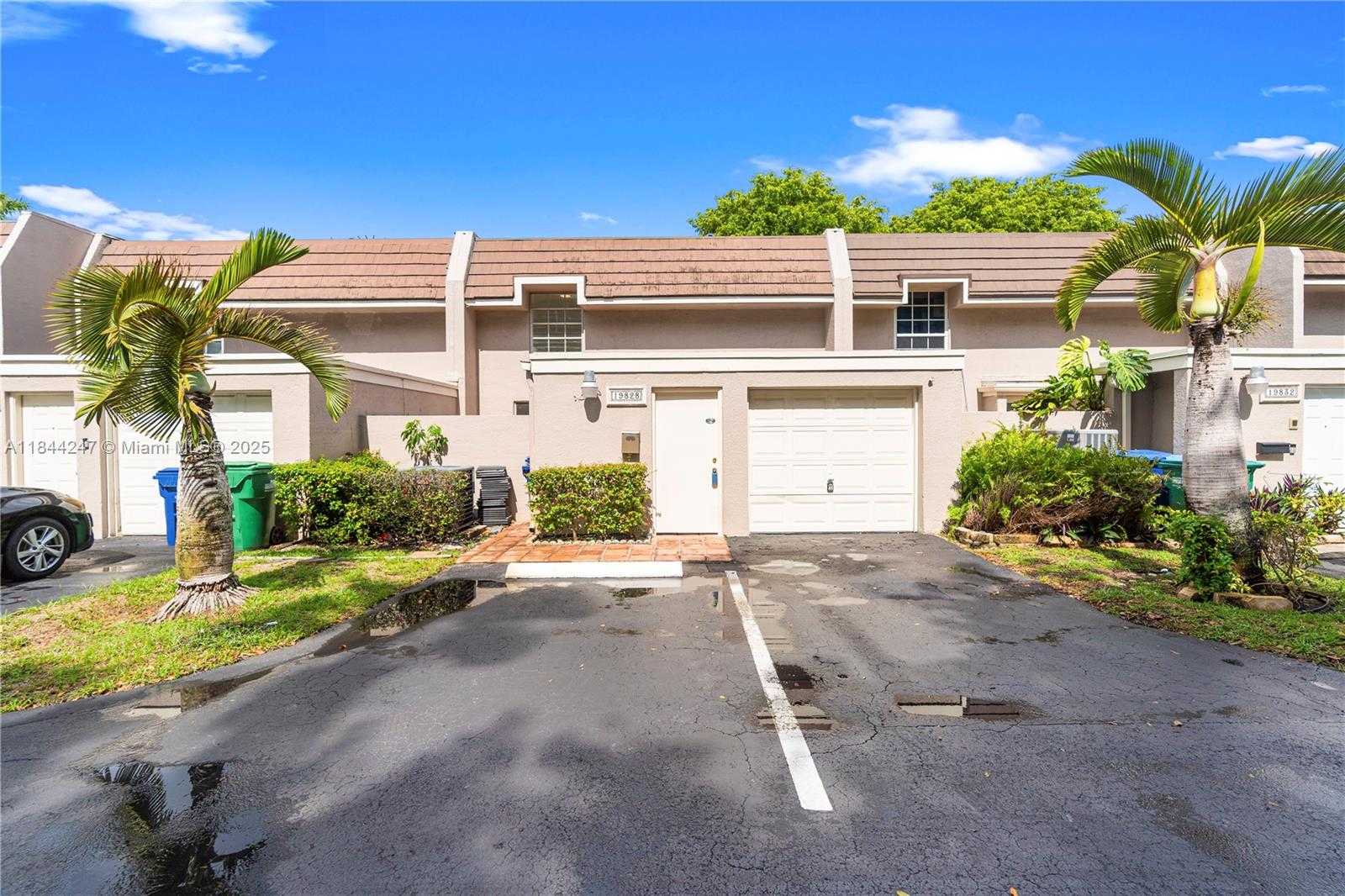 Small Image of 19828 BOB O LINK DR, Hialeah Number 29