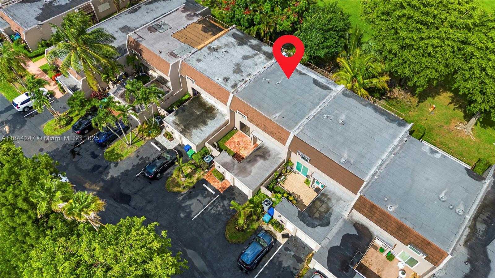 Small Image of 19828 BOB O LINK DR, Hialeah Number 53