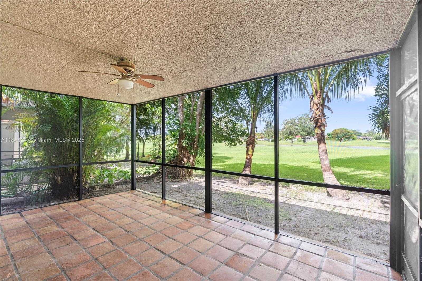Small Image of 19828 BOB O LINK DR, Hialeah Number 9