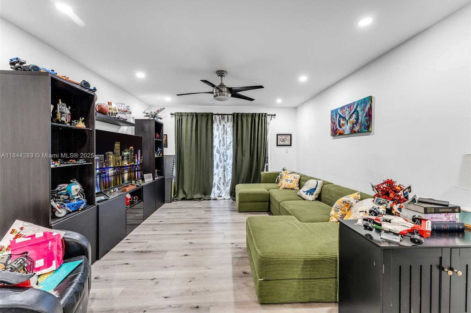 Small Image of 11466 SOUTH WEST 109TH RD #42W, Miami Number 3