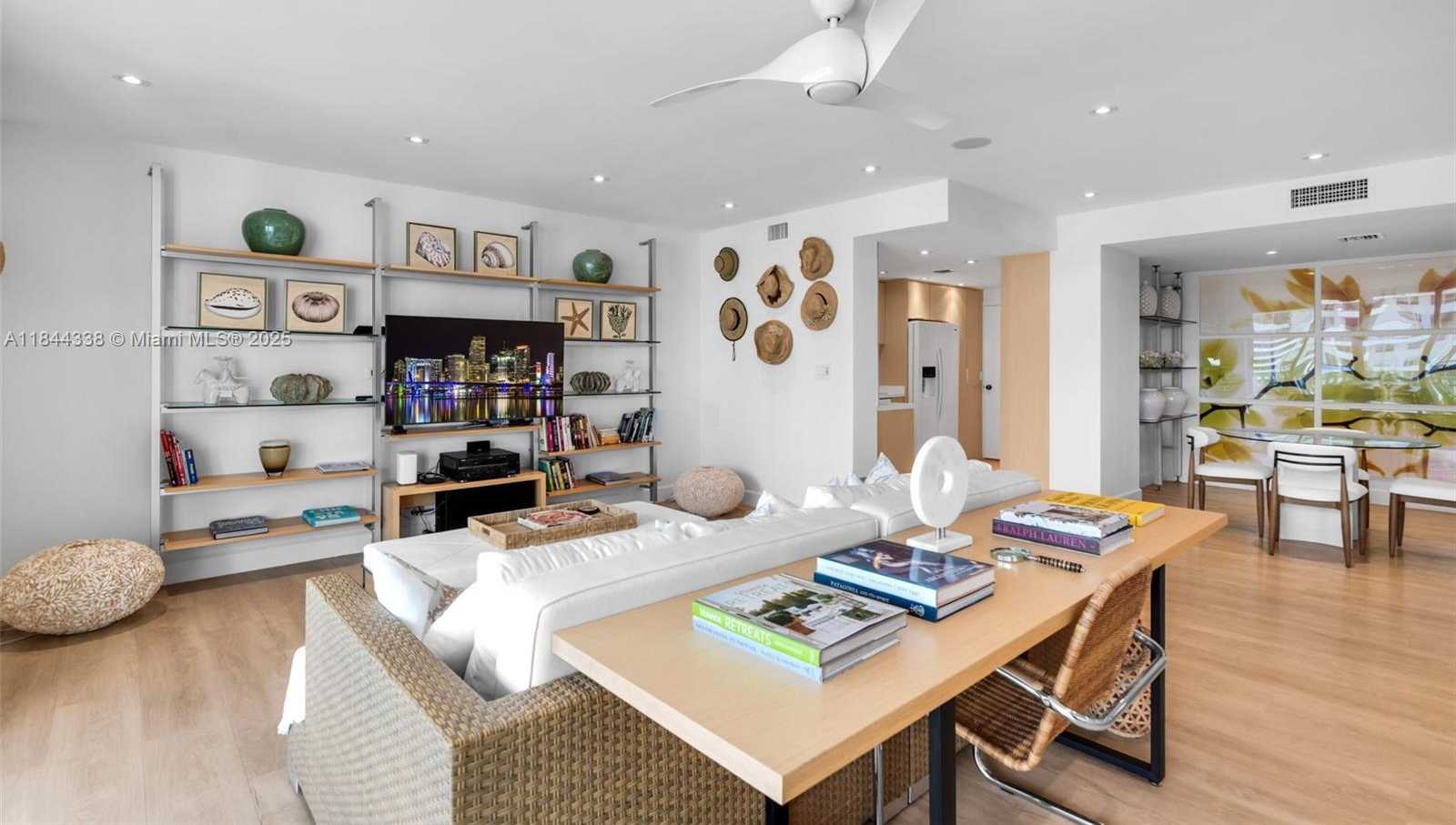 Small Image of 200 OCEAN LANE DR #503, Key Biscayne Number 3