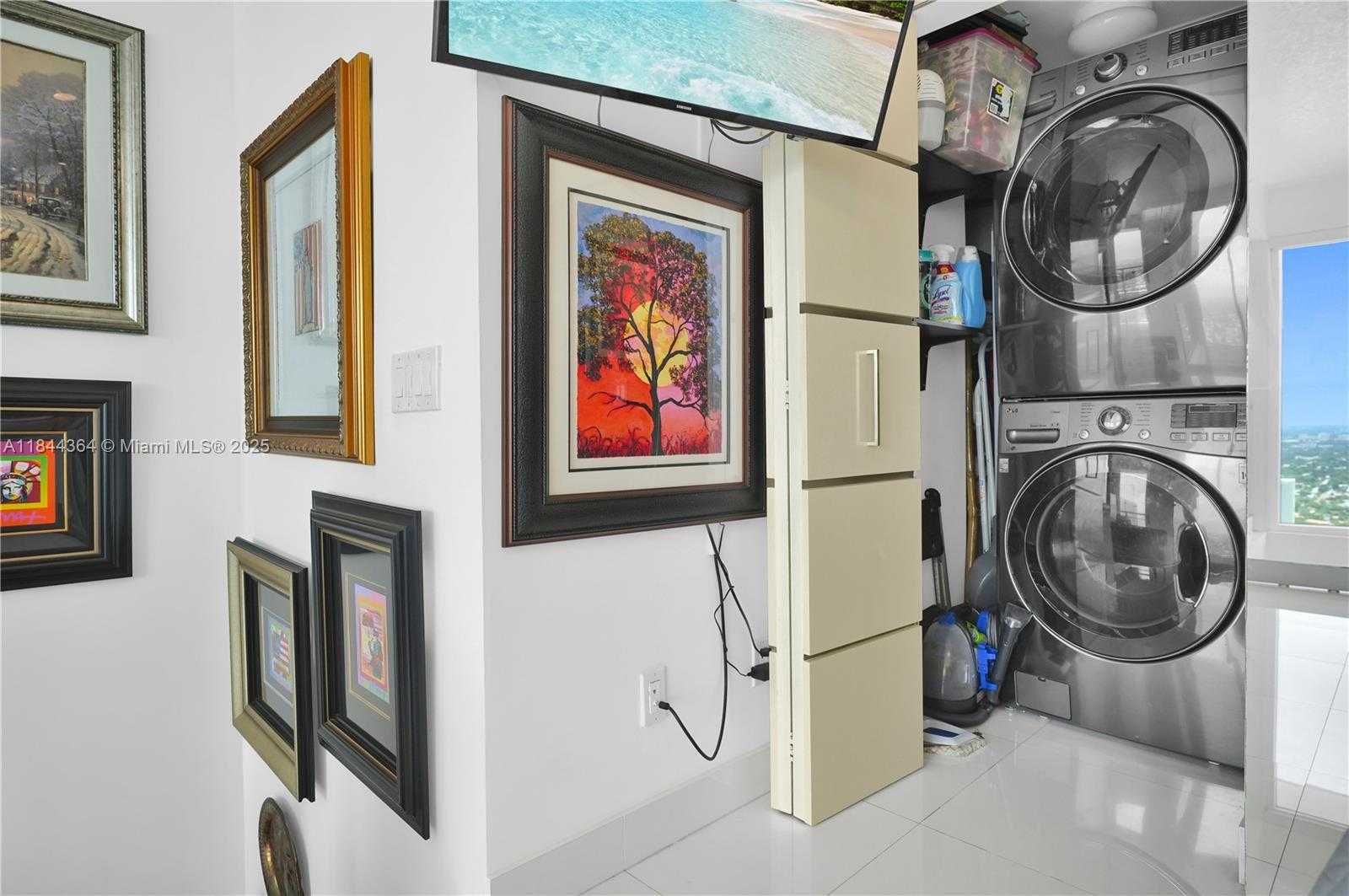 Small Image of 60 SOUTH WEST 13 ST #4411, Miami Number 17