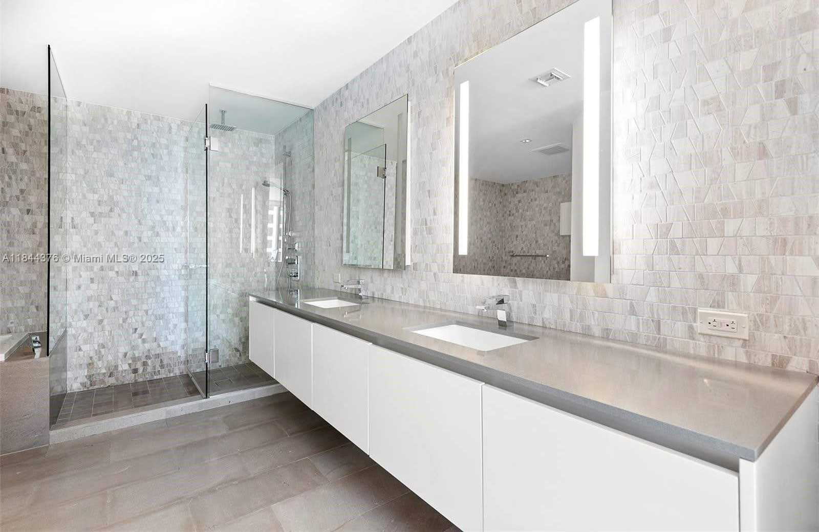 Small Image of 68 SOUTH EAST 6TH ST #1903, Miami Number 13