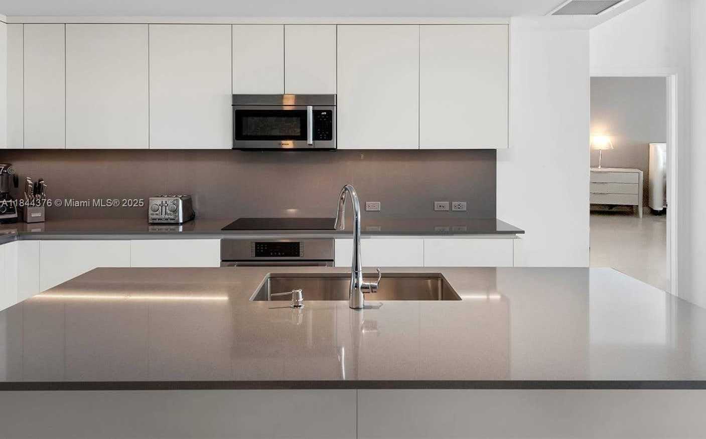 Small Image of 68 SOUTH EAST 6TH ST #1903, Miami Number 5