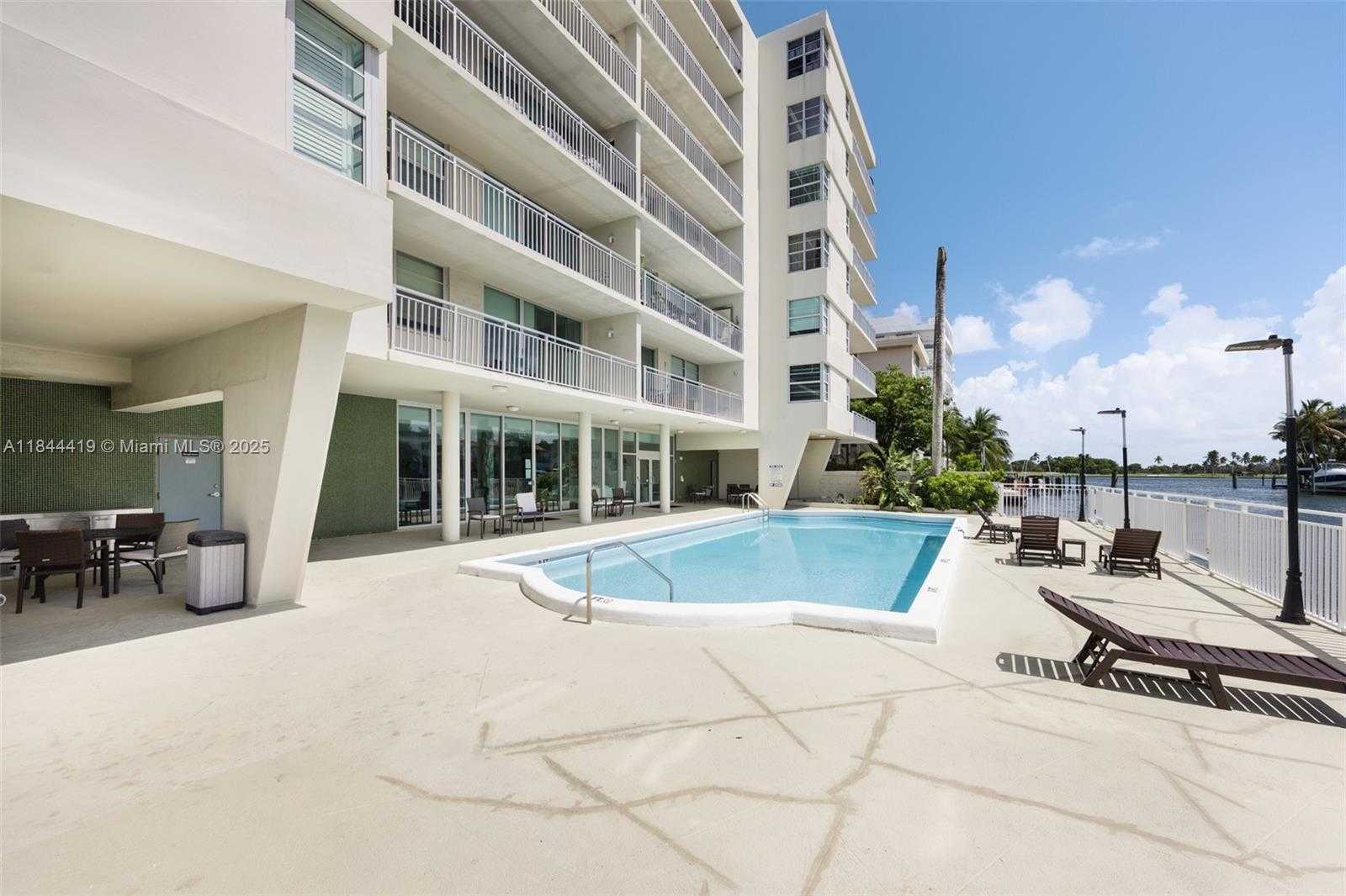 Small Image of 9500 WEST BAY HARBOR DR #4F, Bay Harbor Islands Number 22