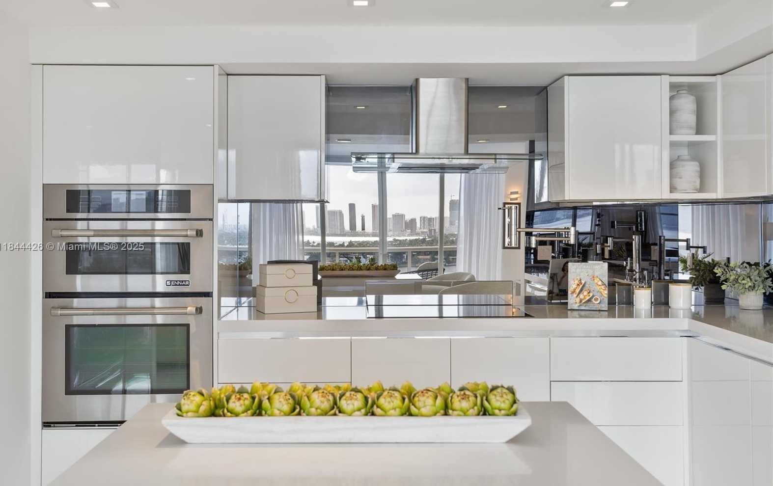 Small Image of 1800 SUNSET HARBOUR DRIVE #1702/4, Miami Beach Number 13