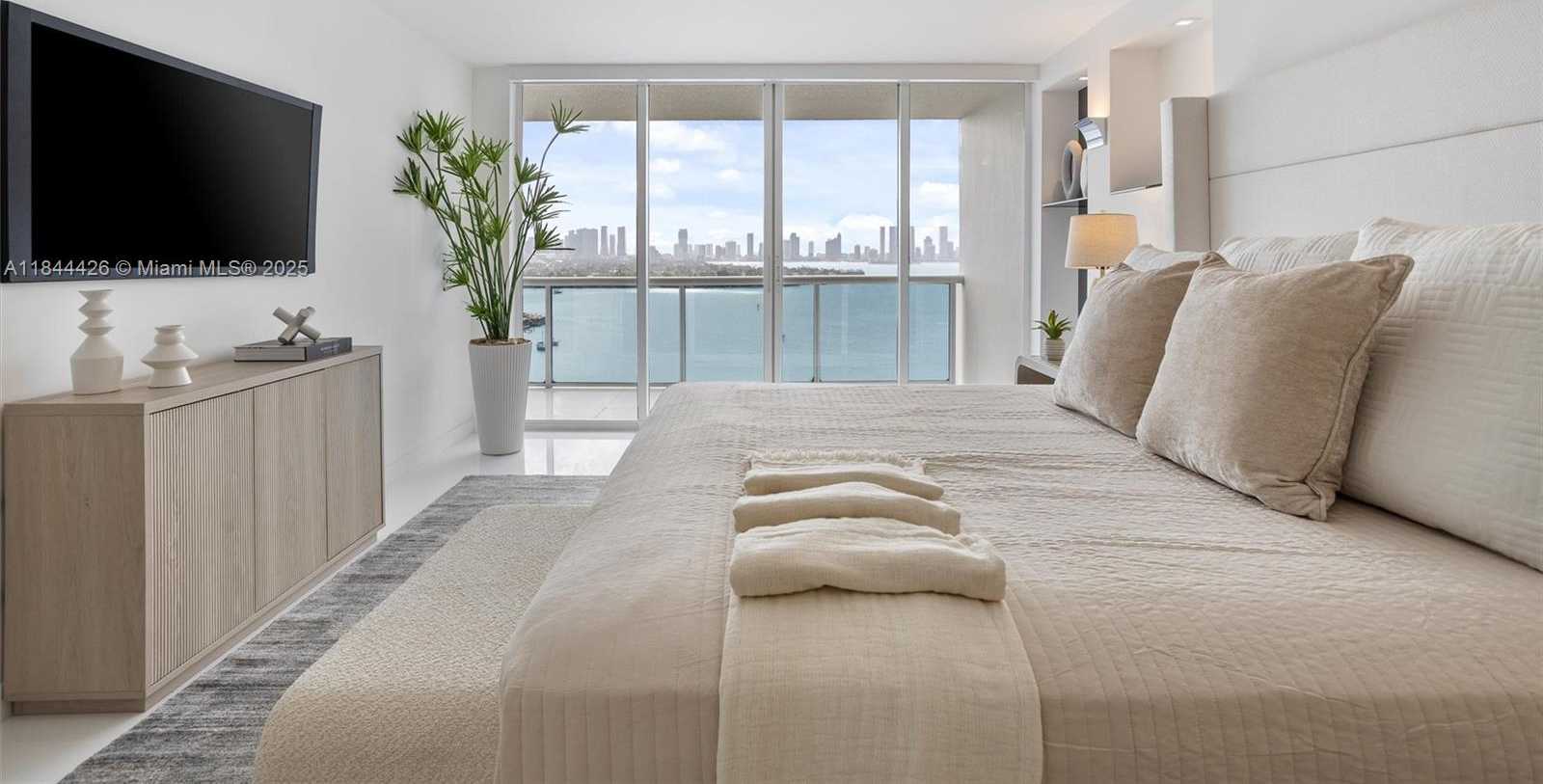 Small Image of 1800 SUNSET HARBOUR DRIVE #1702/4, Miami Beach Number 21