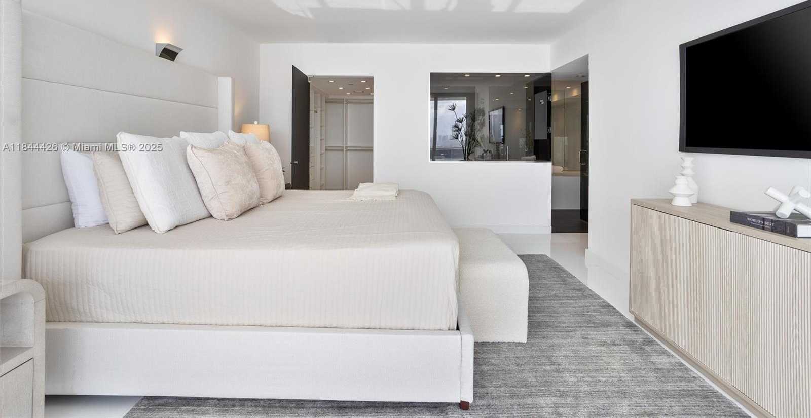 Small Image of 1800 SUNSET HARBOUR DRIVE #1702/4, Miami Beach Number 23