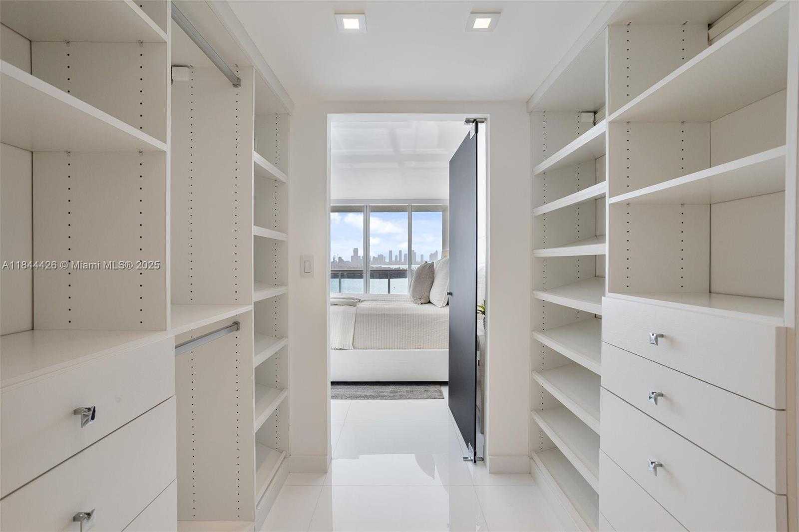 Small Image of 1800 SUNSET HARBOUR DRIVE #1702/4, Miami Beach Number 25
