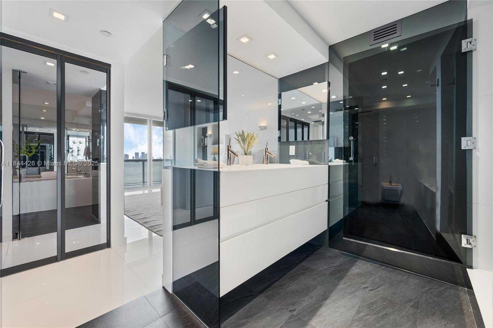 Small Image of 1800 SUNSET HARBOUR DRIVE #1702/4, Miami Beach Number 26
