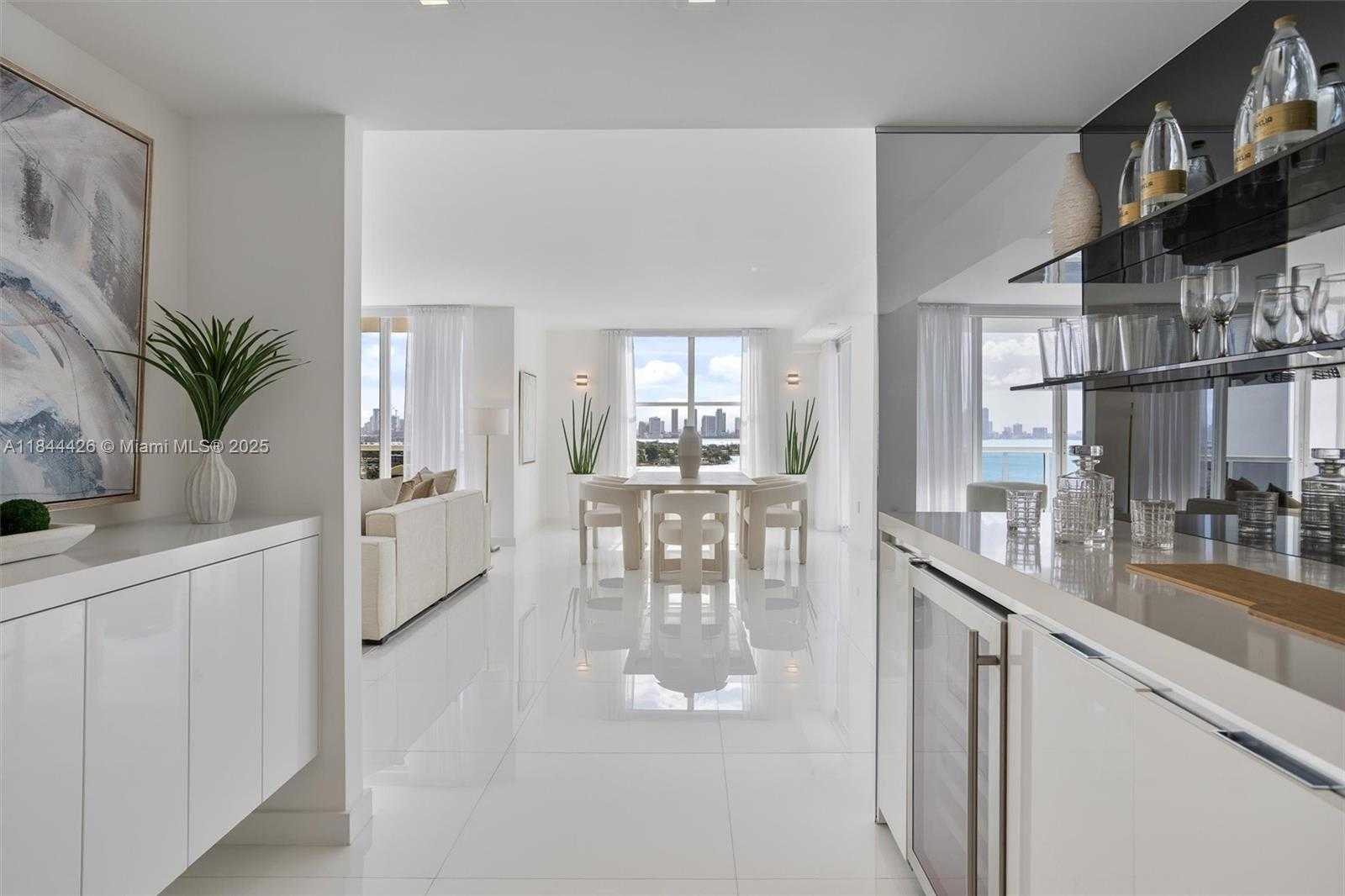 Small Image of 1800 SUNSET HARBOUR DRIVE #1702/4, Miami Beach Number 4