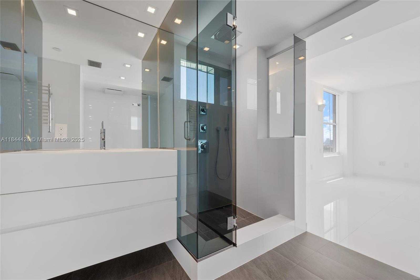 Small Image of 1800 SUNSET HARBOUR DRIVE #1702/4, Miami Beach Number 52