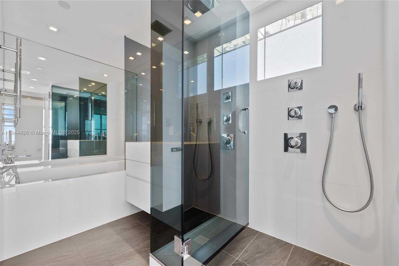 Small Image of 1800 SUNSET HARBOUR DRIVE #1702/4, Miami Beach Number 53