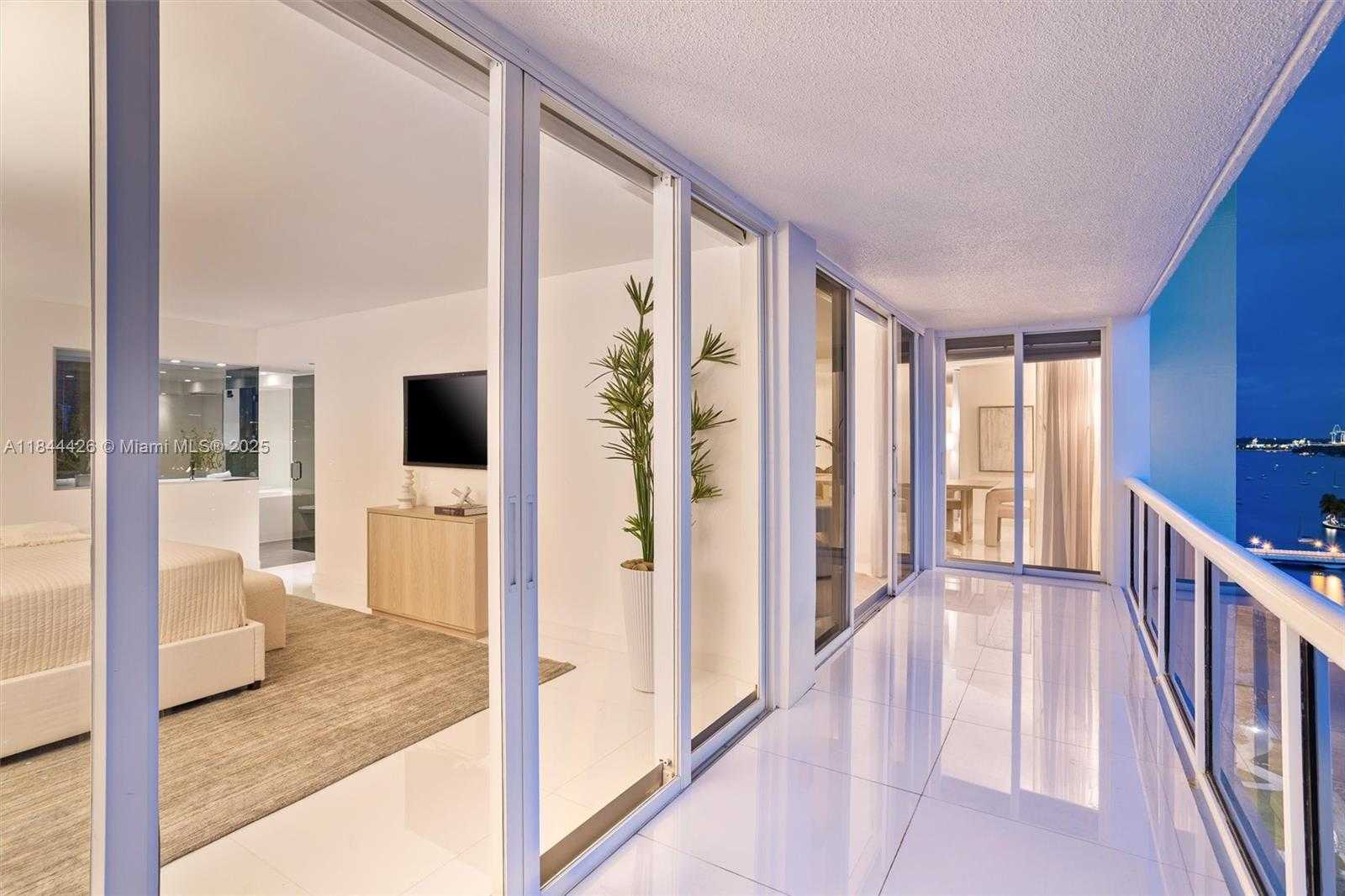 Small Image of 1800 SUNSET HARBOUR DRIVE #1702/4, Miami Beach Number 65