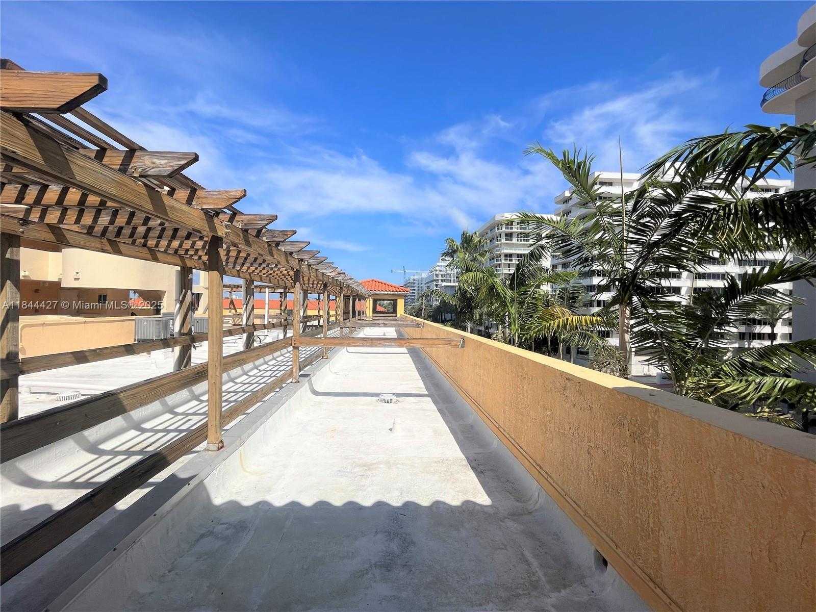 Small Image of 8888 COLLINS AVE #308, Surfside Number 11