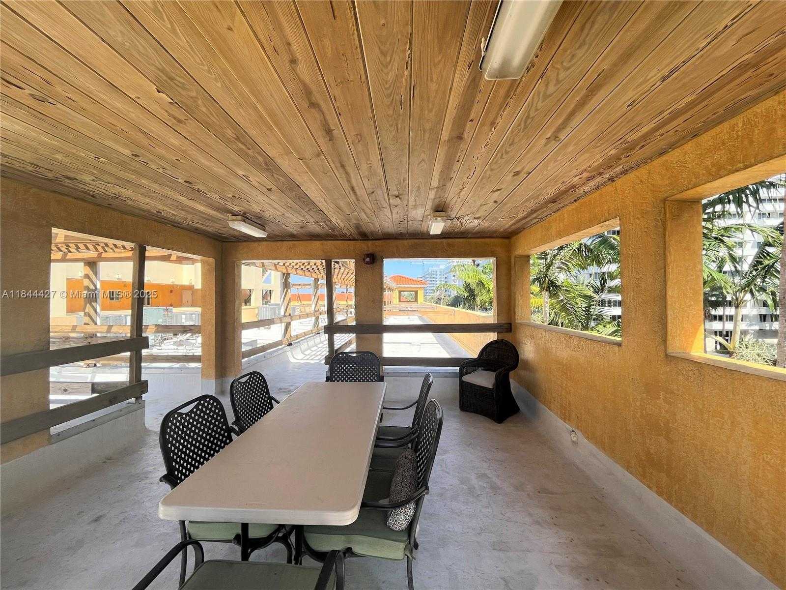 Small Image of 8888 COLLINS AVE #308, Surfside Number 12