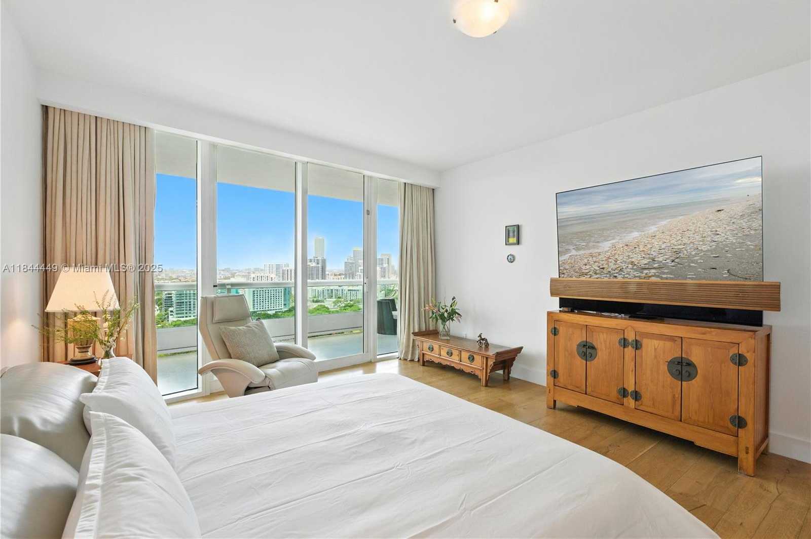 Small Image of 1643 BRICKELL AVE #2506, Miami Number 13