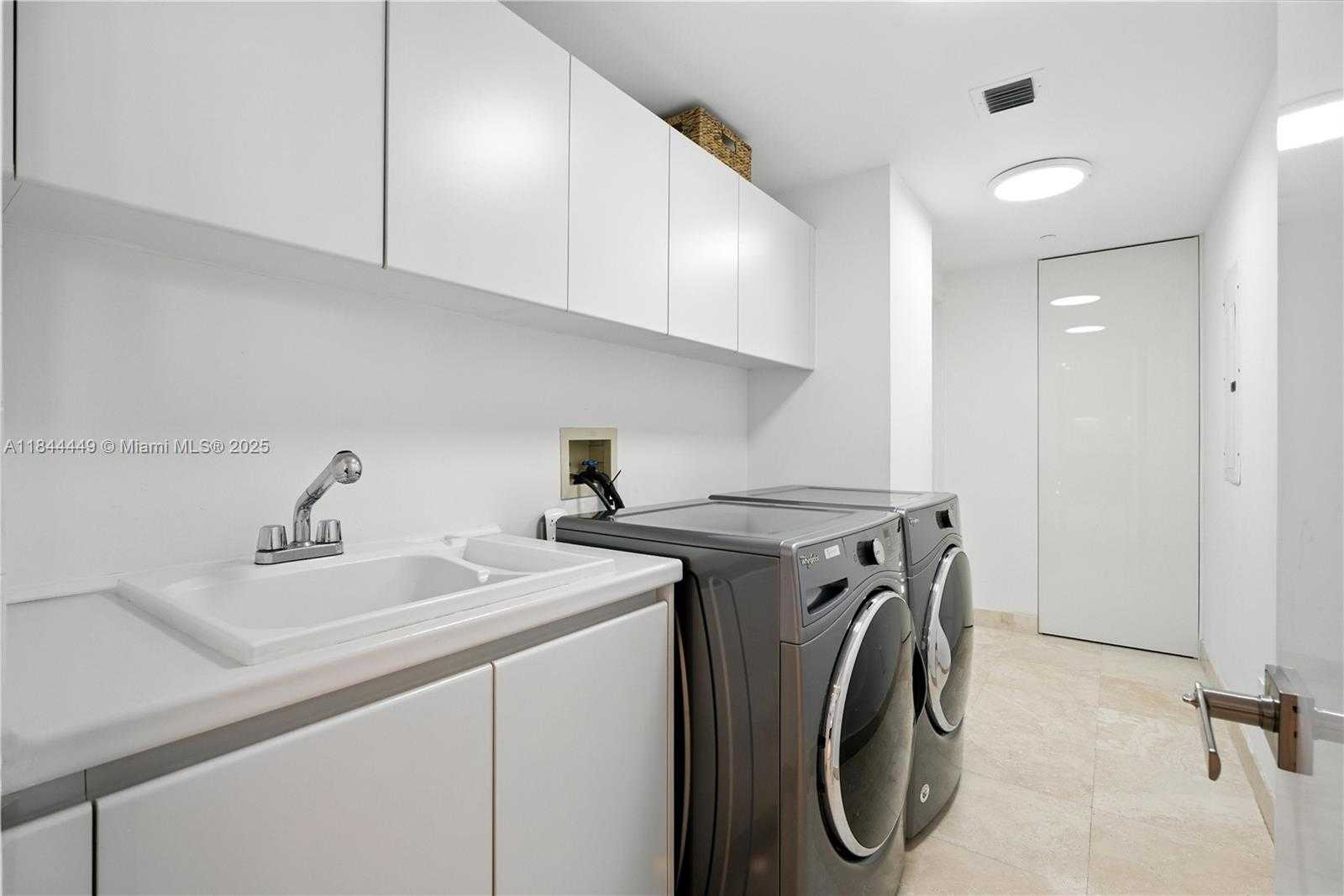 Small Image of 1643 BRICKELL AVE #2506, Miami Number 22