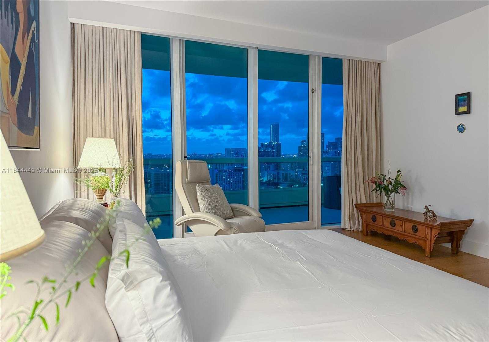 Small Image of 1643 BRICKELL AVE #2506, Miami Number 5