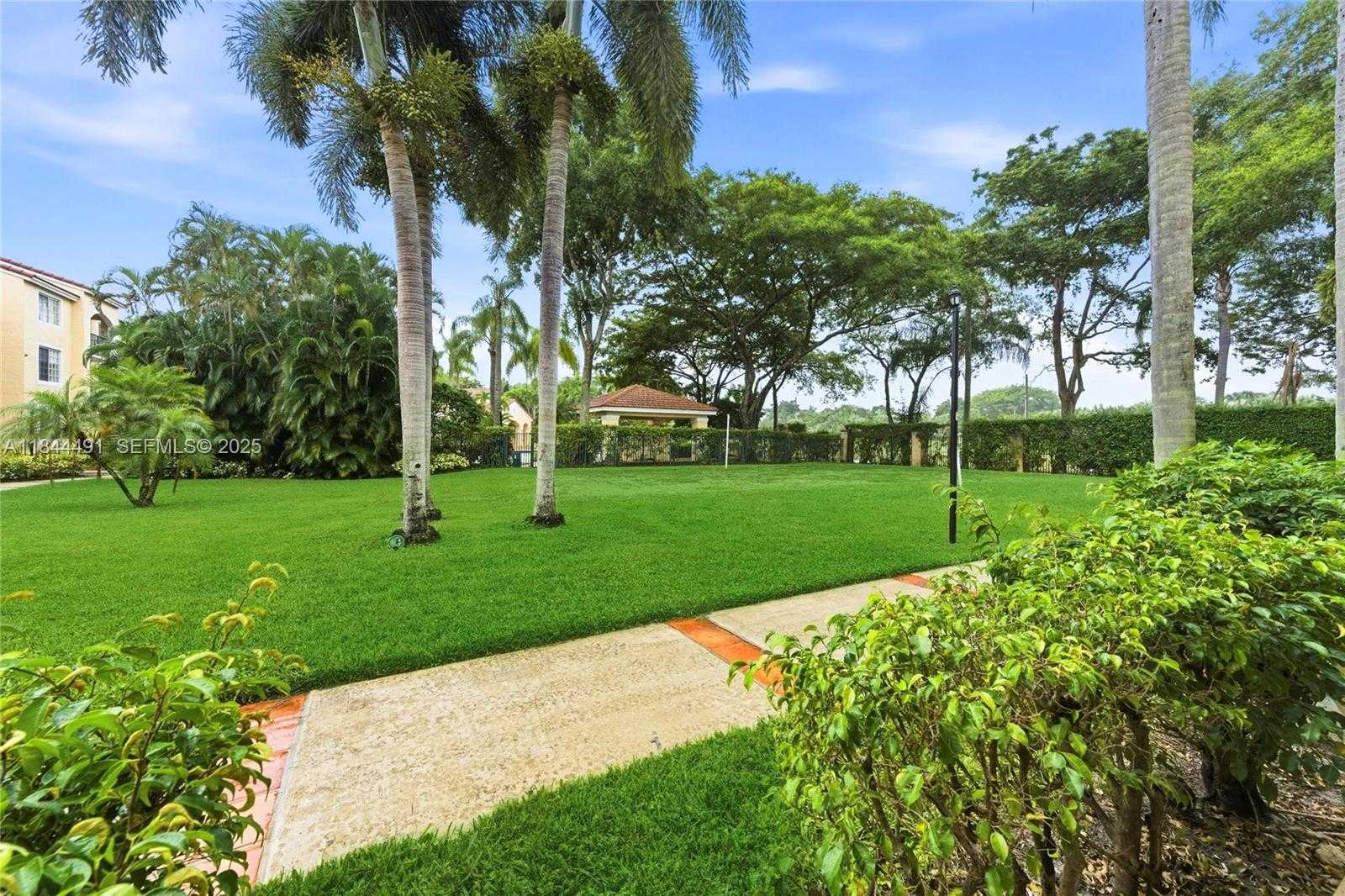 Small Image of 1733 VILLAGE BLVD #108, West Palm Beach Number 13