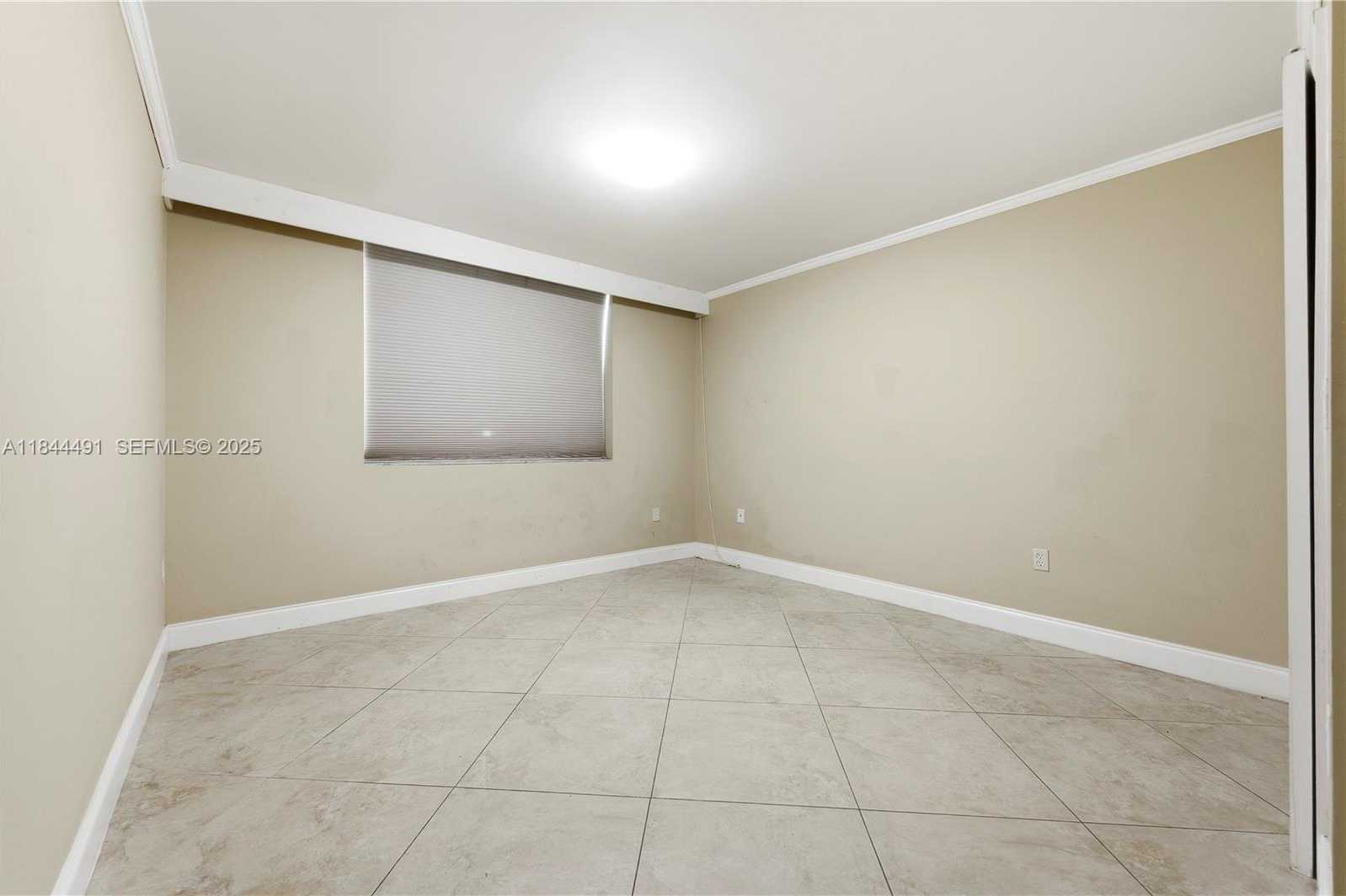 Small Image of 1733 VILLAGE BLVD #108, West Palm Beach Number 6