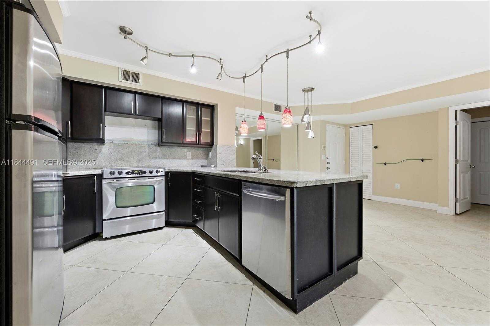 Small Image of 1733 VILLAGE BLVD #108, West Palm Beach Number 8