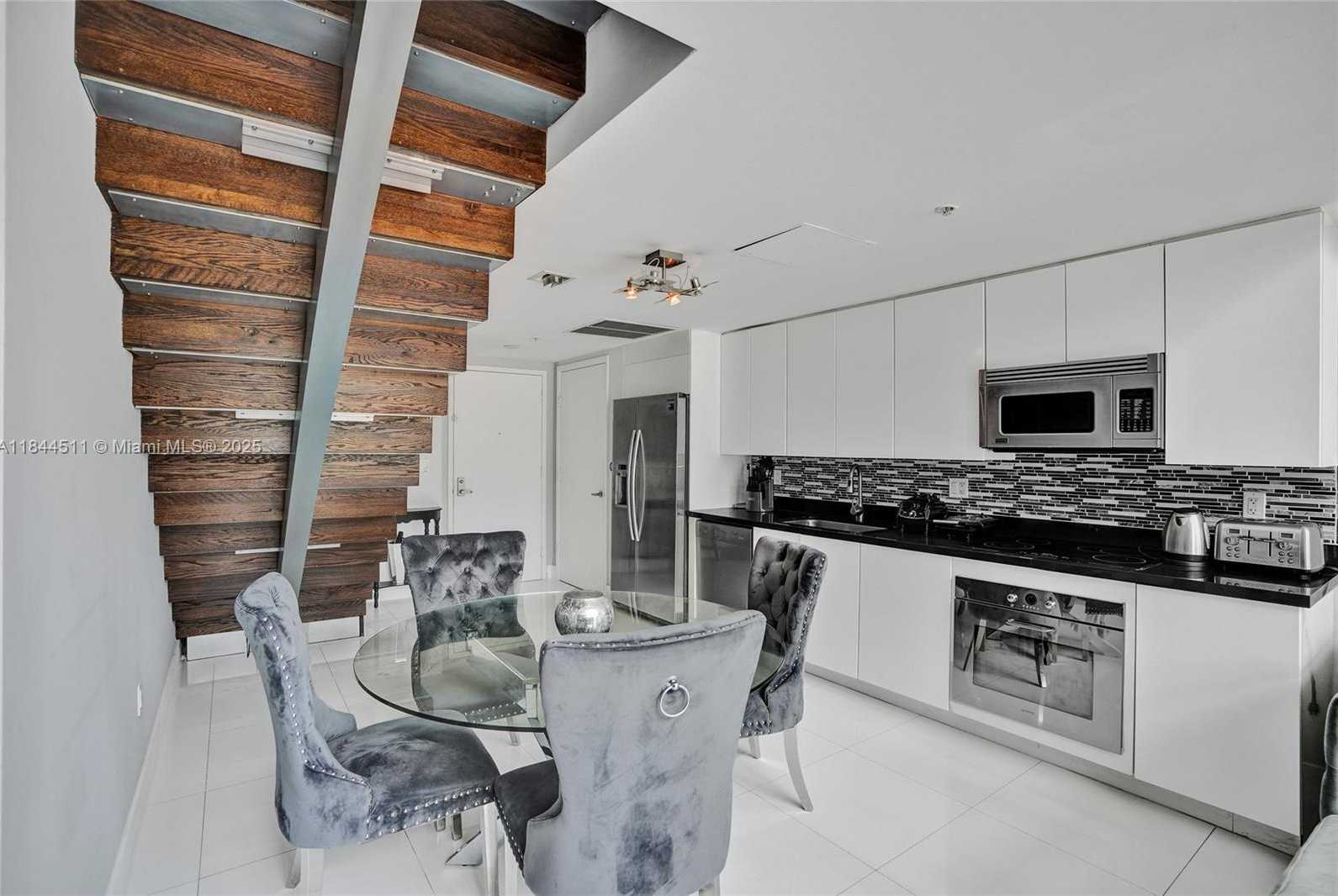 Small Image of 92 SOUTH WEST 3RD ST #905, Miami Number 15