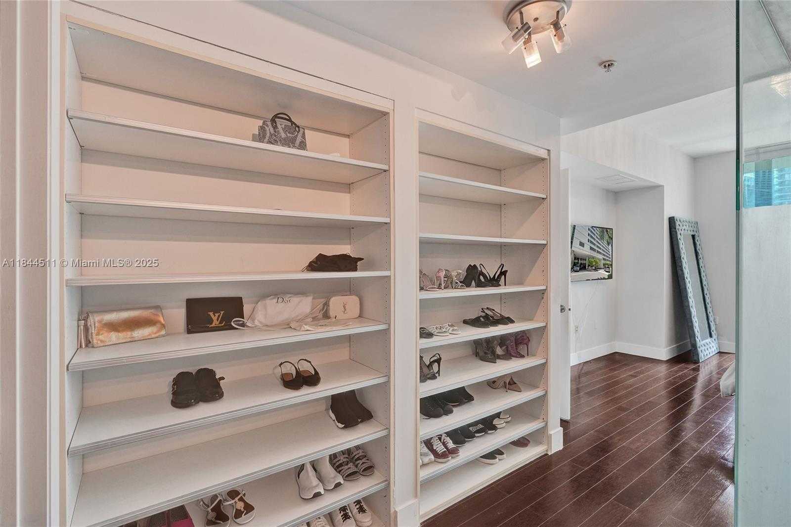 Small Image of 92 SOUTH WEST 3RD ST #905, Miami Number 25
