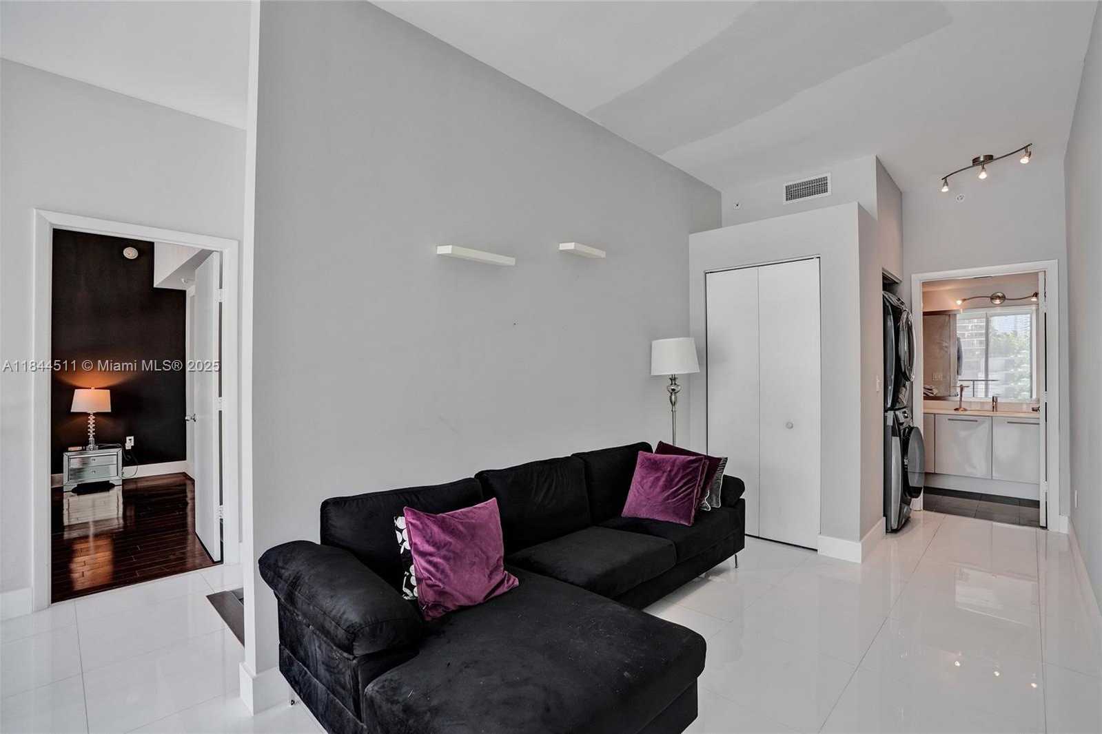 Small Image of 92 SOUTH WEST 3RD ST #905, Miami Number 29