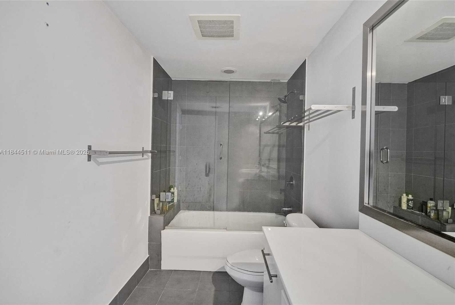 Small Image of 92 SOUTH WEST 3RD ST #905, Miami Number 30