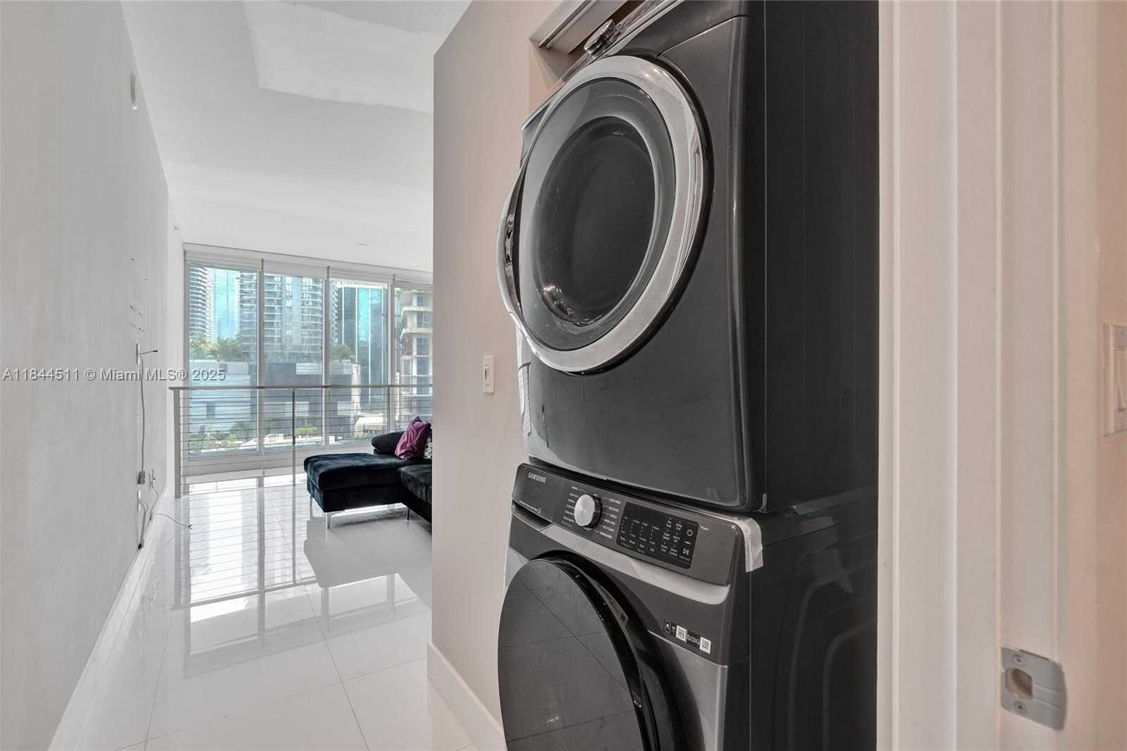 Small Image of 92 SOUTH WEST 3RD ST #905, Miami Number 33