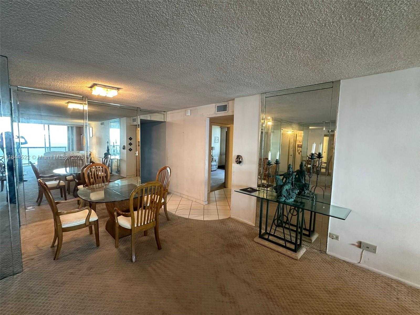 Small Image of 6039 COLLINS AVE #1517, Miami Beach Number 10