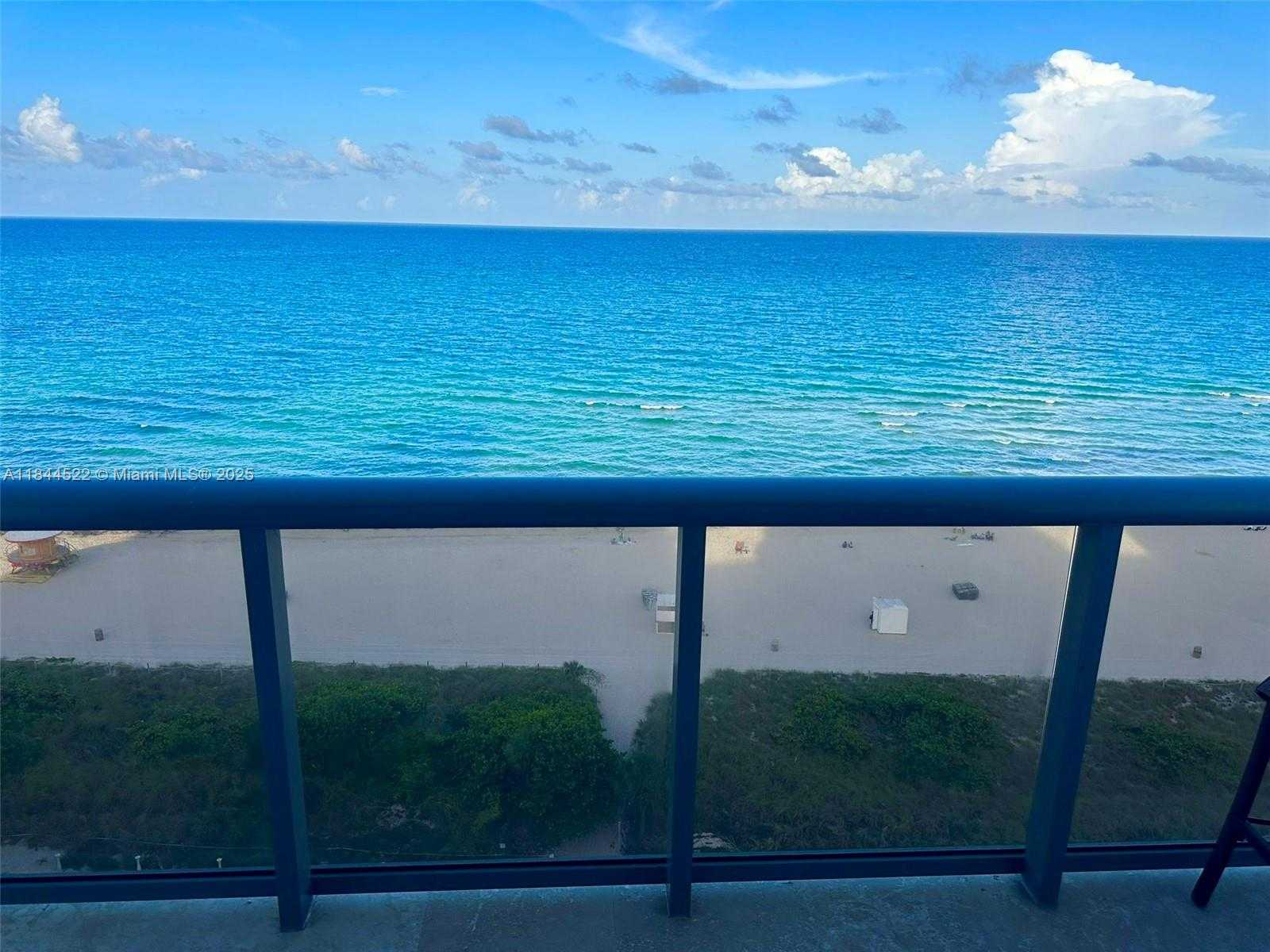 Small Image of 6039 COLLINS AVE #1517, Miami Beach Number 3