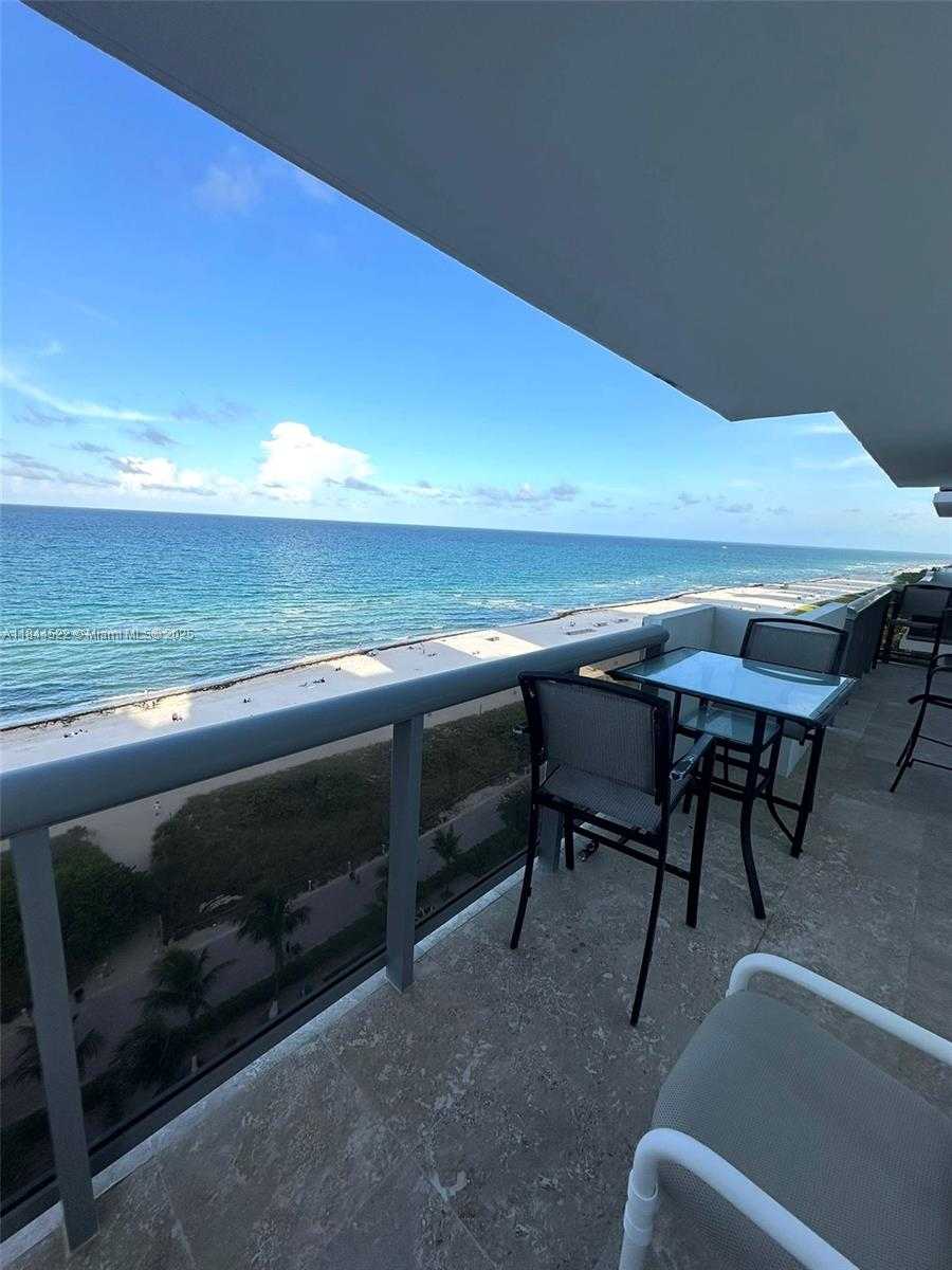 Small Image of 6039 COLLINS AVE #1517, Miami Beach Number 4