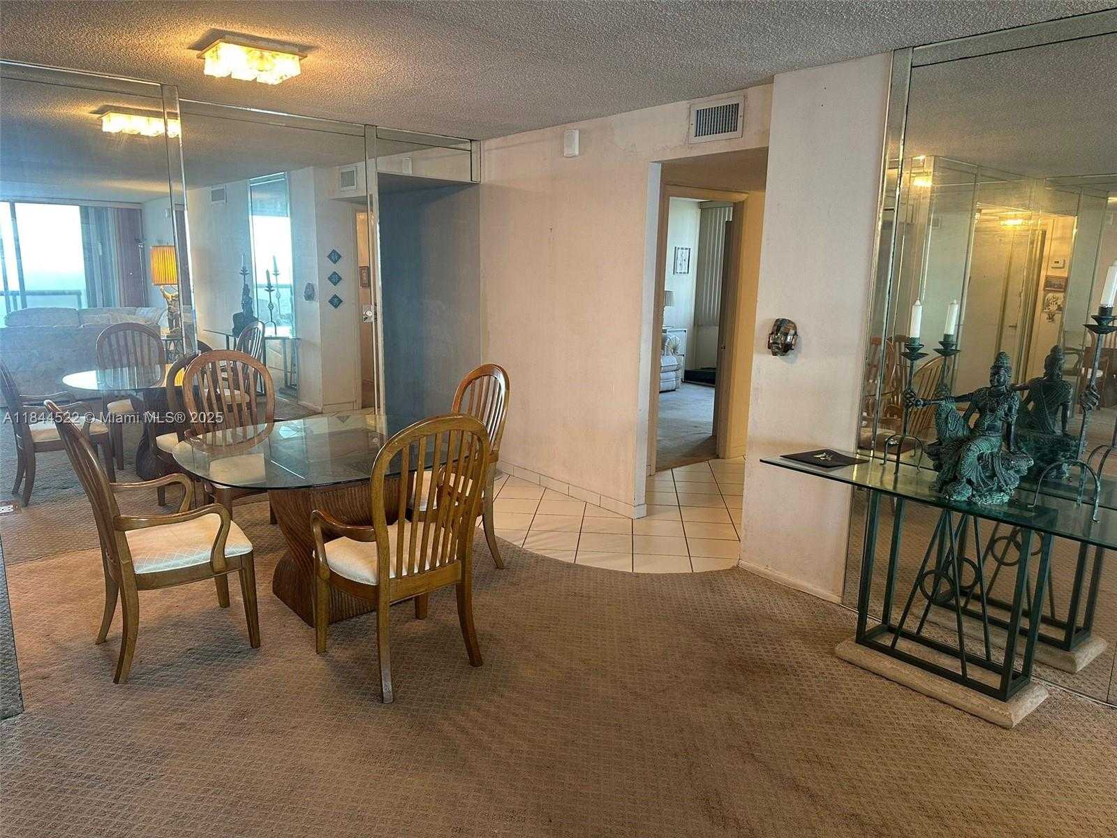 Small Image of 6039 COLLINS AVE #1517, Miami Beach Number 8
