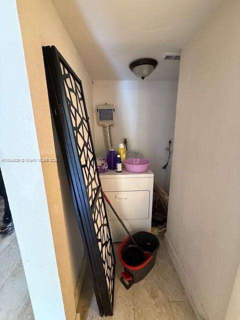 Small Image of 109 LAKE EMERALD DR #202, Oakland Park Number 15