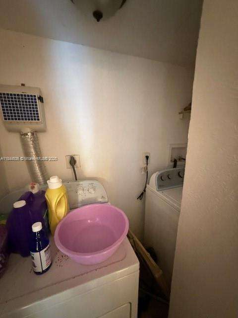 Small Image of 109 LAKE EMERALD DR #202, Oakland Park Number 16