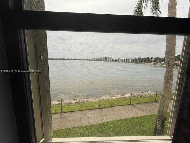 Small Image of 109 LAKE EMERALD DR #202, Oakland Park Number 19