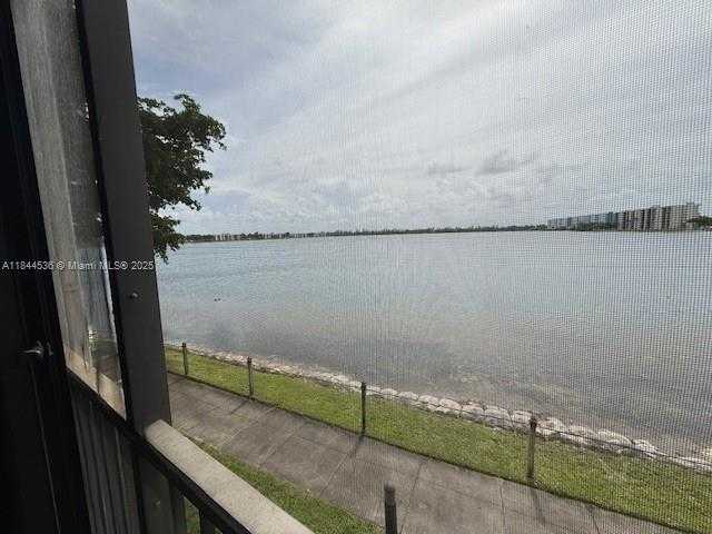 Small Image of 109 LAKE EMERALD DR #202, Oakland Park Number 20